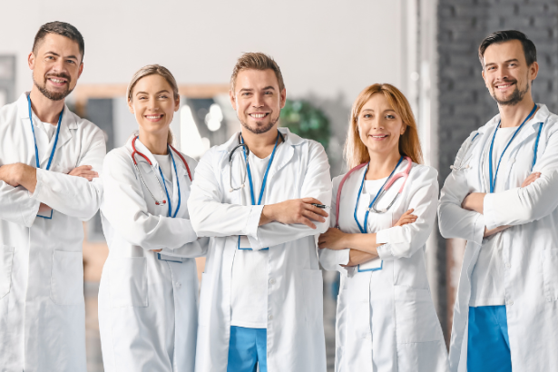 Protocolos rigorosos que colocam a segurança em primeiro lugar, promovendo confiança no atendimento.