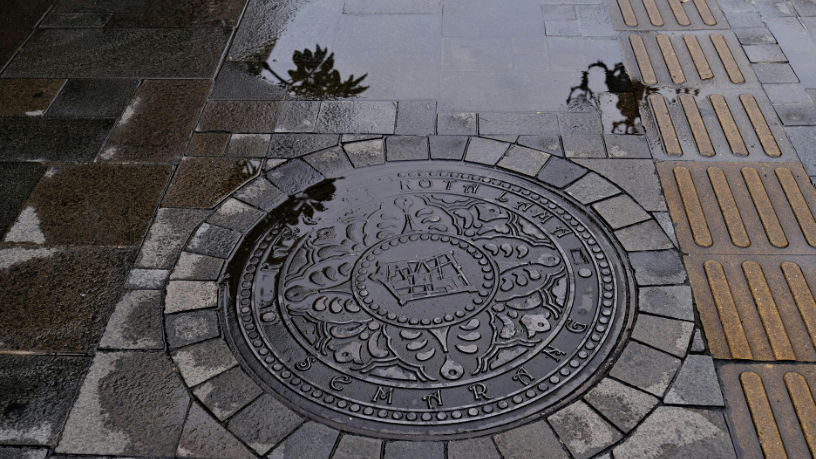 Segundo Valderci Malagosini Machado, detectar infiltrações a tempo é essencial para evitar patologias e manter o desempenho dos pavimentos intertravados.