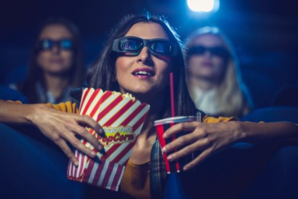 O Impacto das Janelas de Exibição Híbridas e a Mudança no Consumo de Conteúdo Cinematográfico no Brasil